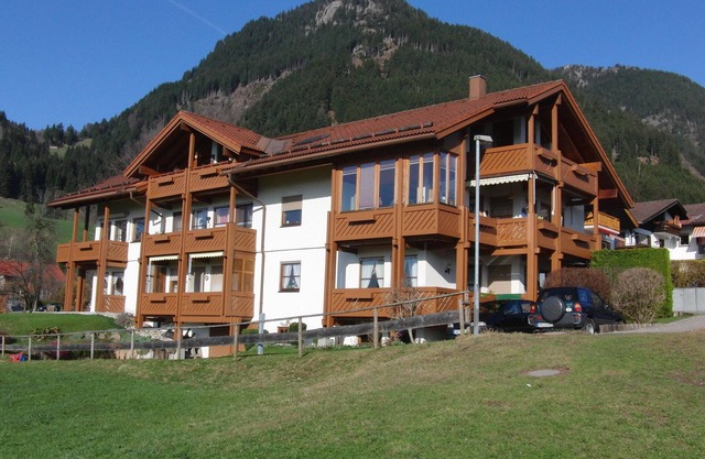 Comfortable apartment in quiet location with mountain view