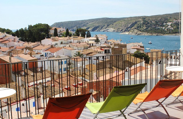 Comfortable apartment, very quiet, superb sea view, sleeps 4/6
