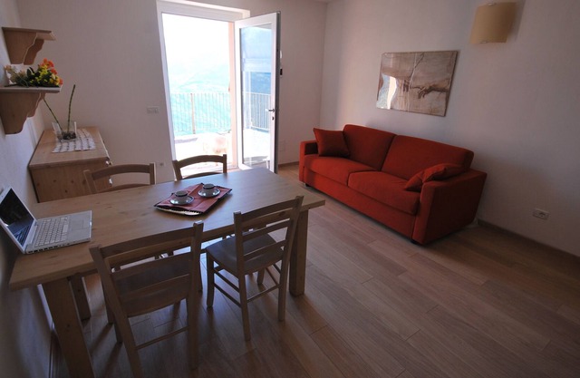 Comfortable apartment in the Rhaetian Alps overlooking Lake Como