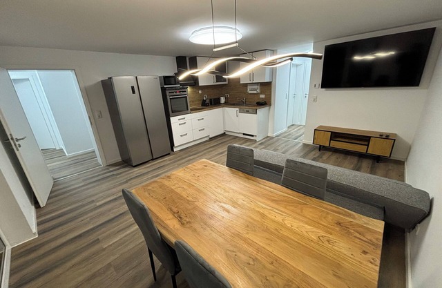 Comfortable apartments for fitters and vacation apartments in a detached house with garden and balcony