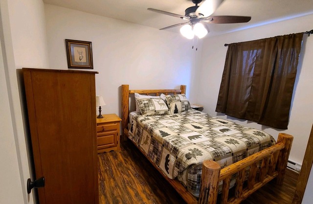 Comfortable cabin with a view - close to Glacier National Park