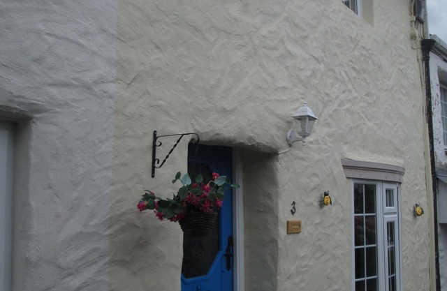 Comfortable Character Cottage 'Bumble Cottage'