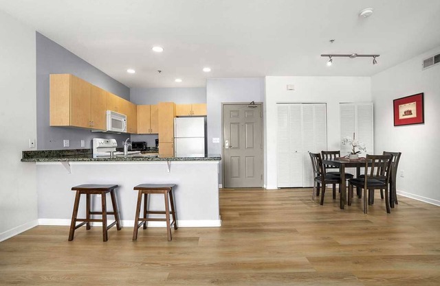 Comfortable Condo in Little Italy