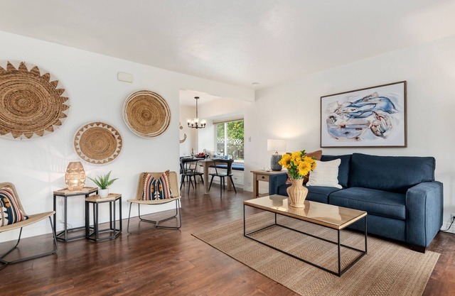 Comfortable Condo Just a Half Block to East Beach!