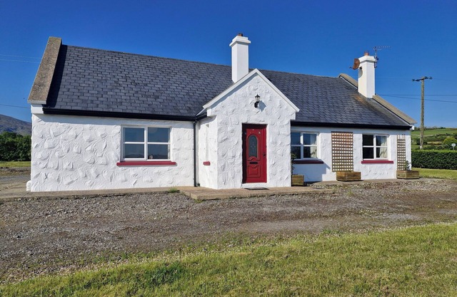 COMFORTABLE COSY 3 BEDROOMED COTTAGE IN COUNTY SLIGO