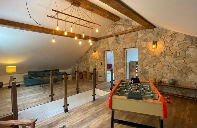Comfortable Cottage – Sleeps 15 – Panoramic Mountain View, Terrace, Hautes-Alpes