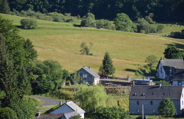 Comfortable cottages in Auvergne 4-6 people