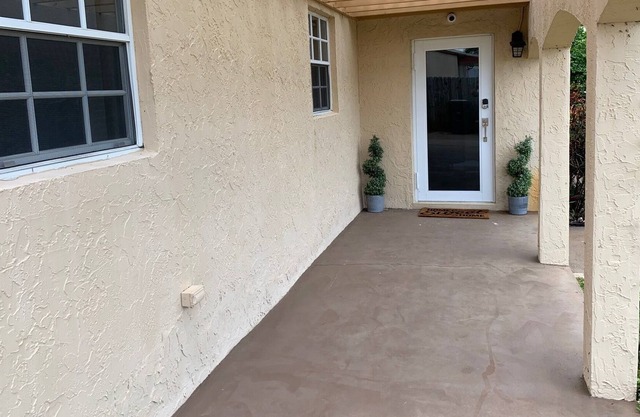 ♥ Comfortable Cozy 3BR House. Hollywood Area. ♥