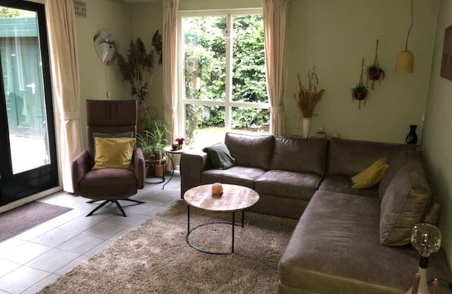 Comfortable detached cottage "The Singing Willow"