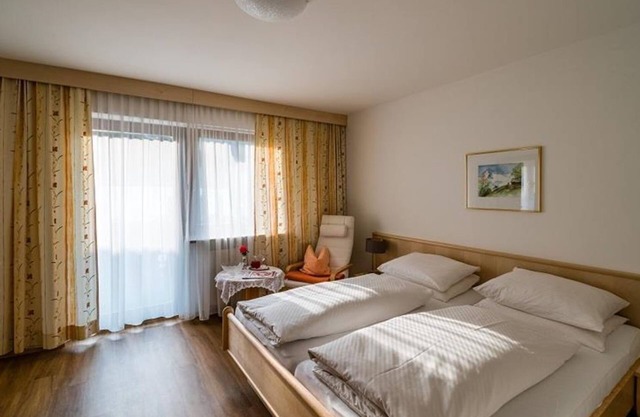 Comfortable double room with shower, WC and balcony - Weinschreiber, Apart &