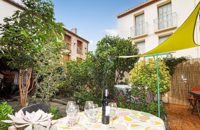 Comfortable, family friendly cottage with outdoor jacuzzi.