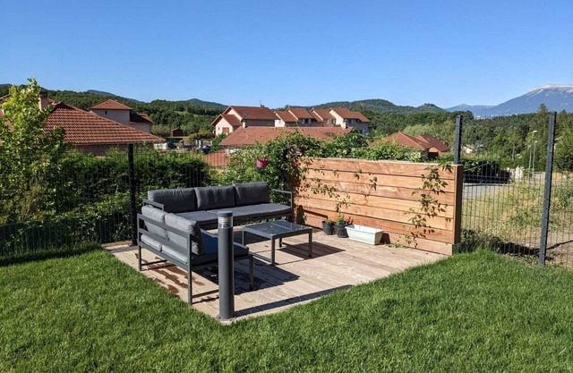 Comfortable family home in the mountains, near lake and resorts