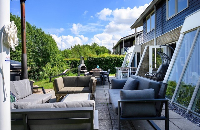 Comfortable family and friends house with wellness