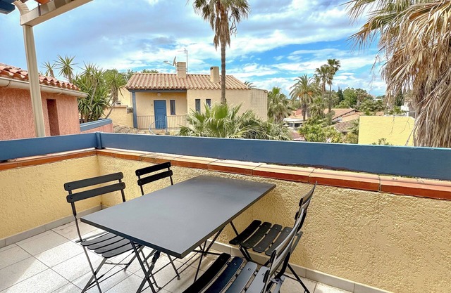 Comfortable 2-Bedroom Apartment at Malibu Village – Pools, Nature & Beach