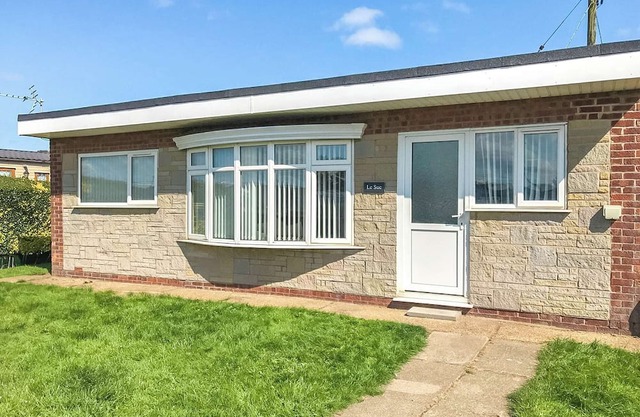 Comfortable bungalow with one double and one twin.