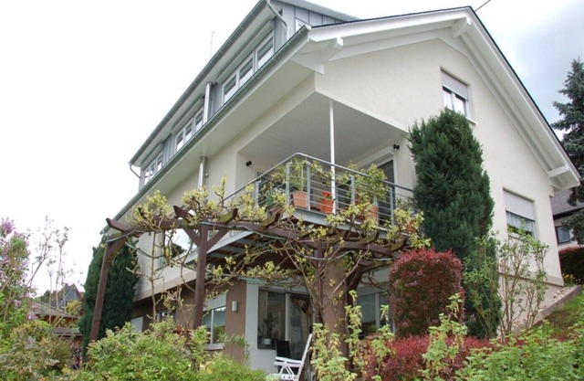 Comfortable Holiday Apartment with Private Entrance, Patio & Bike Garage