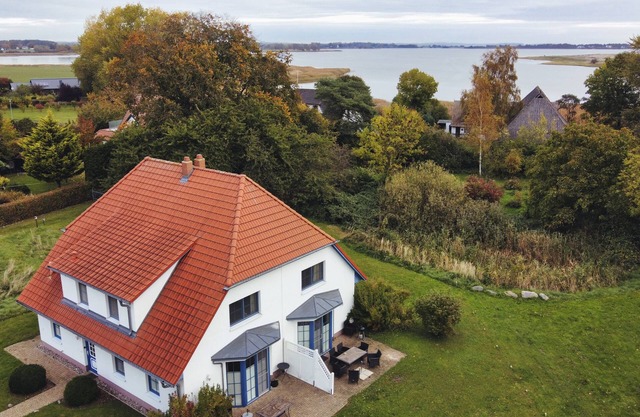 Comfortable holiday house for 7 persons with sauna, 110 sqm, in the south of Rügen