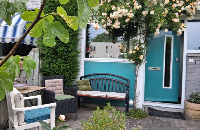 Comfortable home close to train station and Amsterdam
