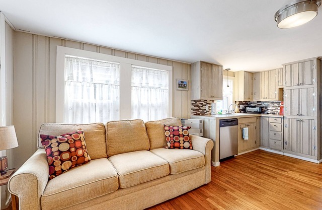Comfortable home steps from beach with deck, grill, & washer/dryer