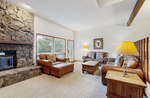 Comfortable home with breathtaking mountain views and high-speed WiFi