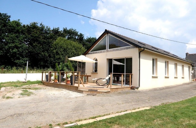 Comfortable house close to the sea and coastal paths!