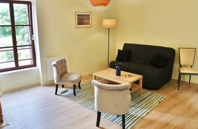 Comfortable house close to all shops 15 minutes from the beaches