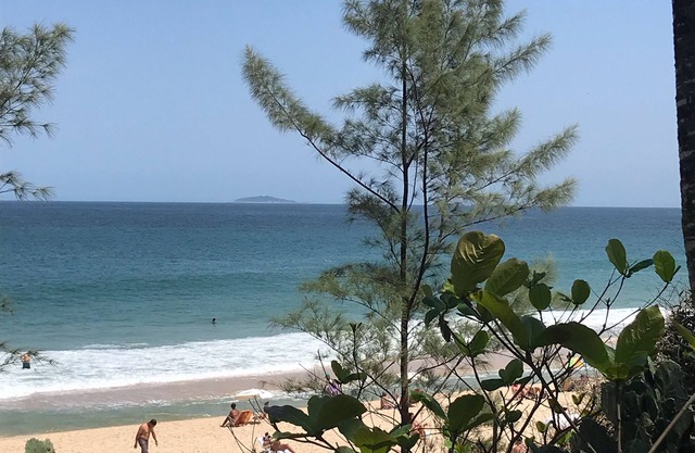 Comfortable house 1 kilometer from Itacoatiara beach swimming pool barbecue area
