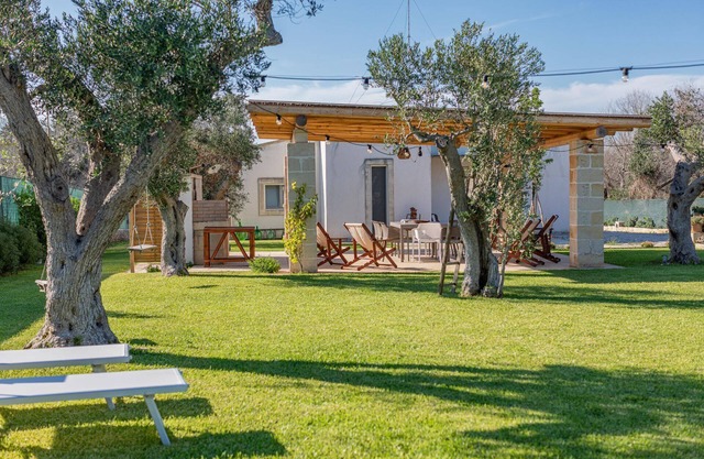 Comfortable house in the countryside with garden near the sea