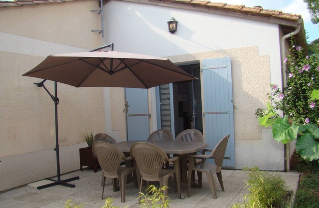 Comfortable house with terrace in the purple Périgord