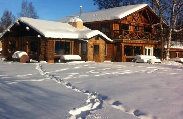 Comfortable House With Kitchen On The Chena River. Family Friendly.
