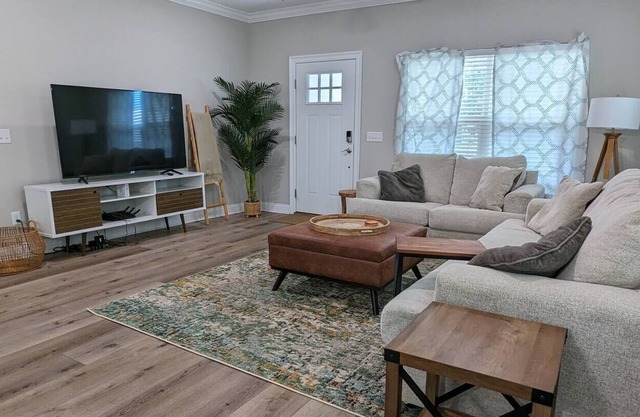 Comfortable, modern, spacious, pet-friendly home
