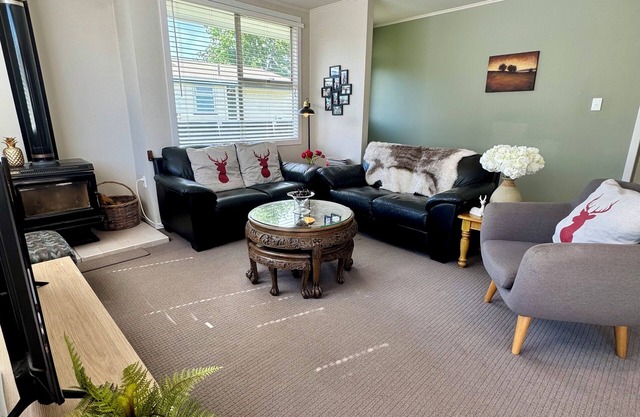 Comfortable quiet sunny home great location