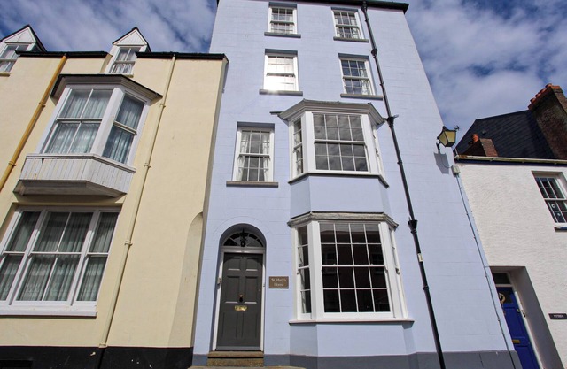 Comfortable six bedroomed town house within the walled town of Tenby