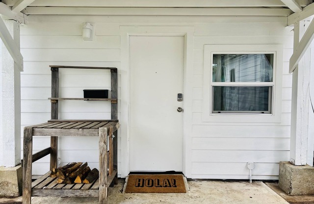 Comfortable Stay Near Downtown, Airport, Food Carts, Etc