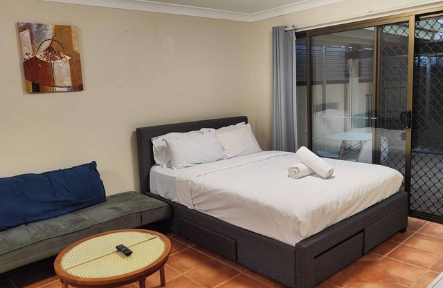 Comfortable Studio Granny Flat Mermaid Water