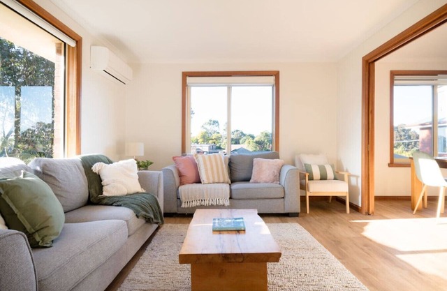Comfortable Town House Near City
