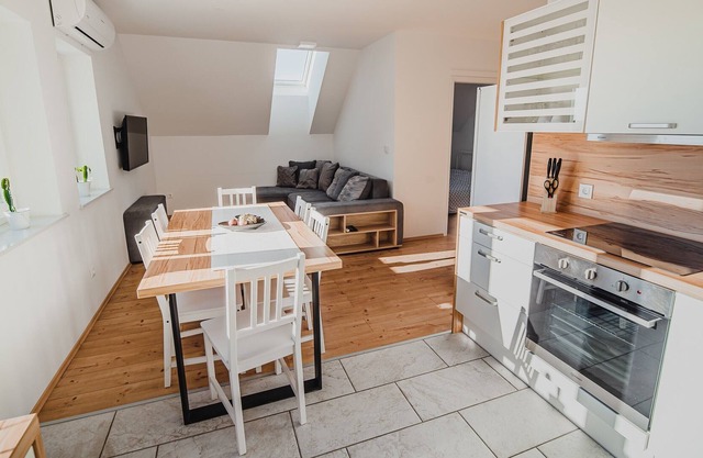 Comfortable two bedroom apartment Rozalija - Lavanda
