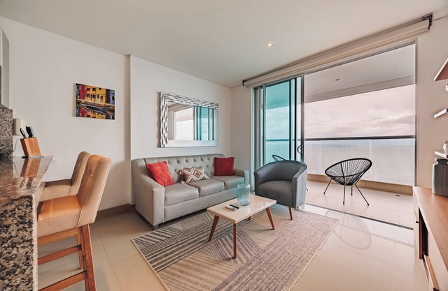 Comfortable Unit with Fabulous View in Palmetto Beach