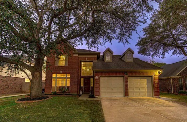 Comfortable, Upscale House with a pool and spa!