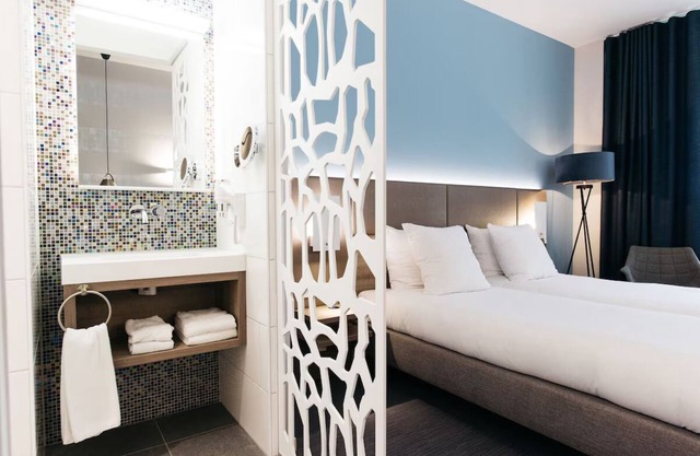 Comfortable Urban Stay Close to Limburg’s Top Attractions!