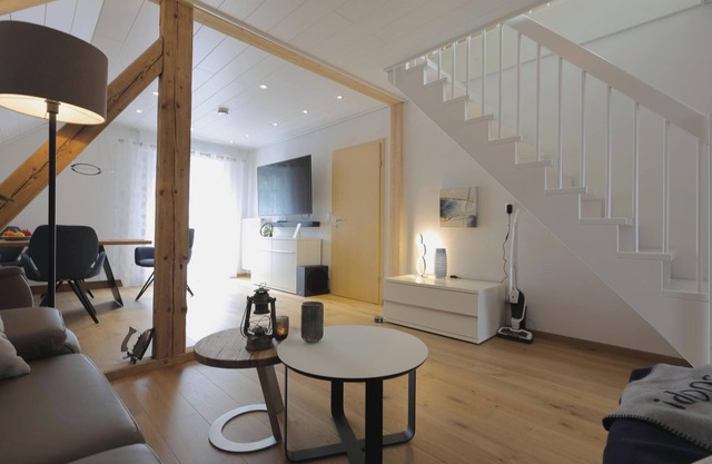 Comfortable Vacation Apartment "Goldener Mond" with Wi-Fi, Balcony