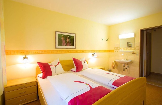 Comfortable vacation apartment with 2 separate bedrooms for up to 4 people