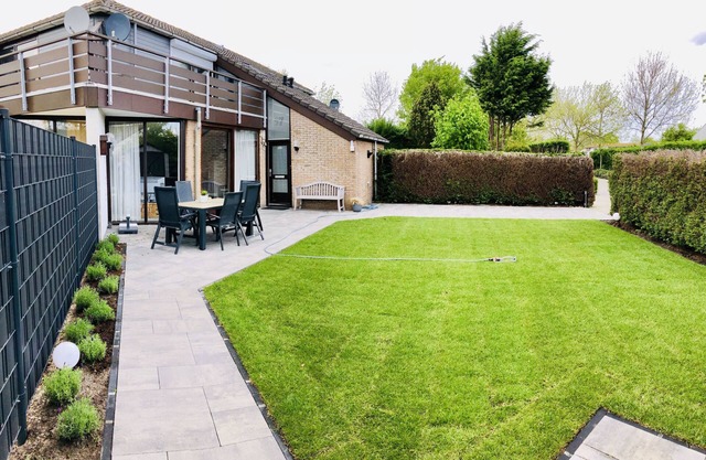 Comfortable vacation home harmoniously nestled in the Port Greve park - Zeeland