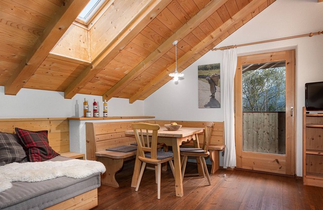 Comfortable Vacation Apartment "Frötscherhof Lärche" with Mountain View, Sauna, Wi-Fi, Balcony & Shared Garden; Parking Available
