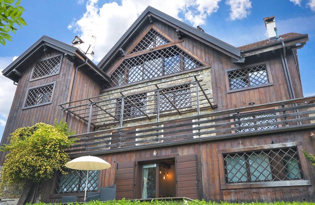 Comfortable vacation apartment with mountain panorama in a quiet location.