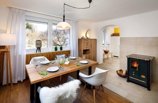 Comfortable vacation home with three terraces