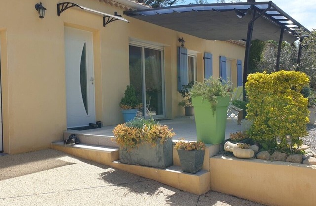 Comfortable villa, 300 m from shops, 5 kms from Vaison la romaine