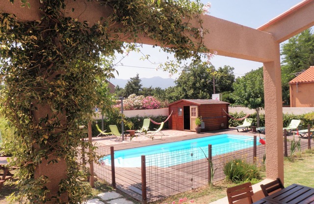 COMFORTABLE VILLA, GARDEN, PRIVATE POOL, 20 MINUTES PERPIGNAN / BEACHES / SPAIN