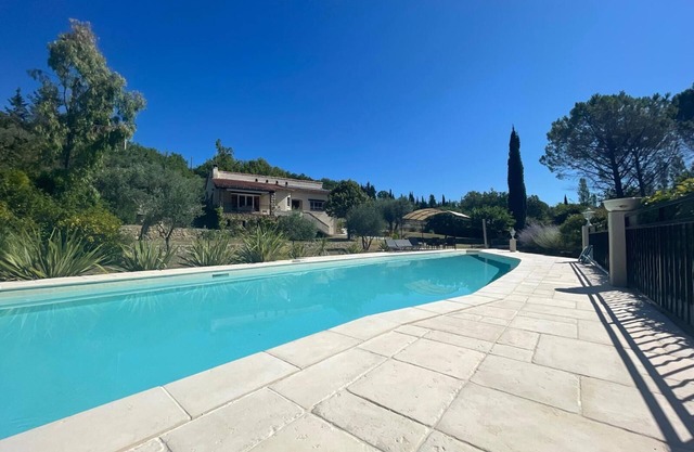 Comfortable villa - heated pool -Calme Park clôturé-assured Near town