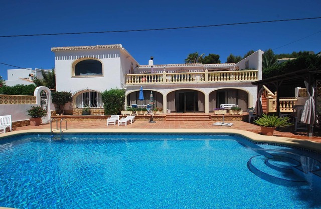 Comfortable villa with private pool, air condition